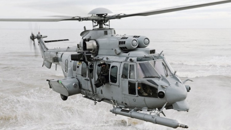 Helicóptero de rescate en combate CARACAL, versión del Cougar utilizado por las Fuerzas Armadas Españolas.