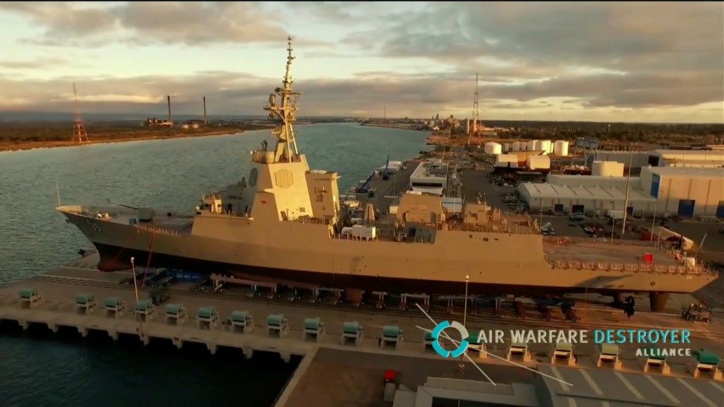 El HMAS Hobart en grada.