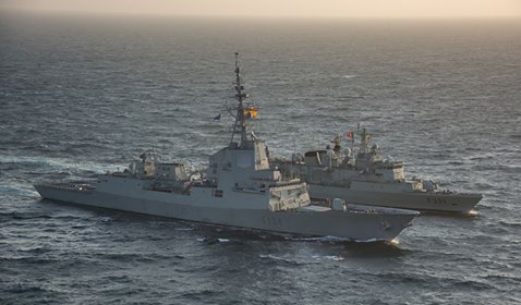 Actualmente, la fragata española Méndez Núñez y la portuguesa Alvares Cabral navegan juntas como parte de la SNMG-1.