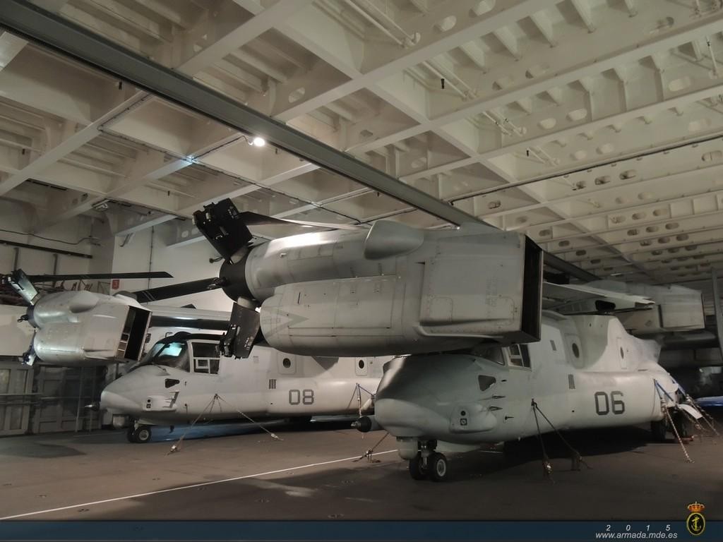 Los hangares del Juan Carlos I han demostrado su capacidad para albergar el MV-22 Osprey. 